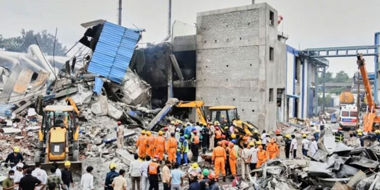Hindistan’da fabrikasında patlama: En az 36 işçi yaşamını yitirdi