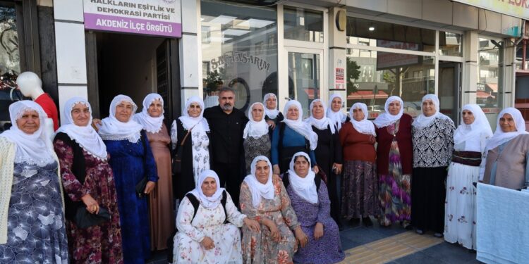 Barış Anneleri’nden TUAY-DER’e ziyaret: Barışa çok yakınız