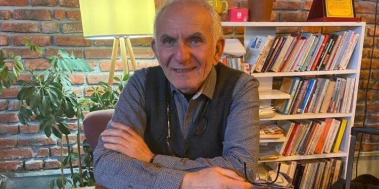 İl eğitim müdürünün haberini yapan gazeteciler gözaltına alındı