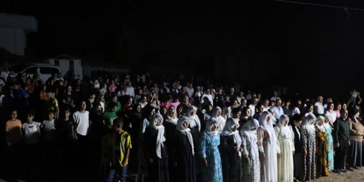 Halk buluşmaları sürüyor: Kürtler birlik olmalı  YENİLENDİ