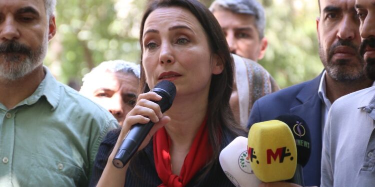 Tülay Hatimoğulları: Barışın önünü açmak için yüzleşmeliyiz