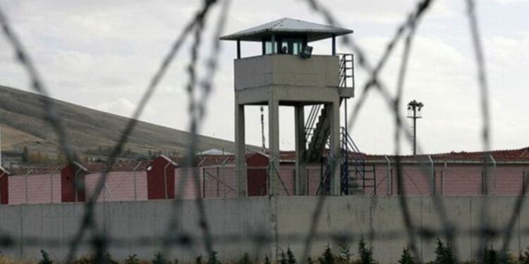 Tahliye engellerine karşı 4 kuruma başvuru