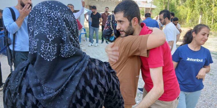 İki kez infazı yakılan tutsak tahliye oldu