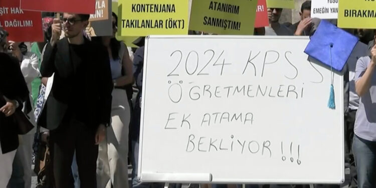 2024 yılı KPSS'ye ek atama isteyen öğretmenler: Sadaka değil, hakkımızı istiyoruz