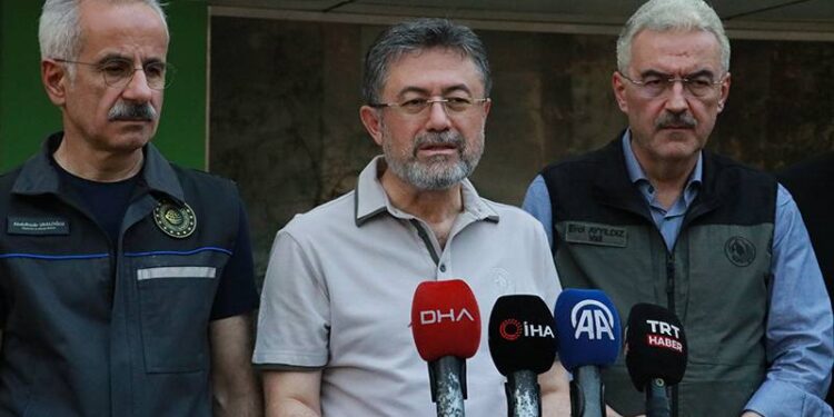 4 ildeki 5 yangın kontrol altına alındı; inanıyorum ki Bursa için bugün güzel haberi vereceğiz