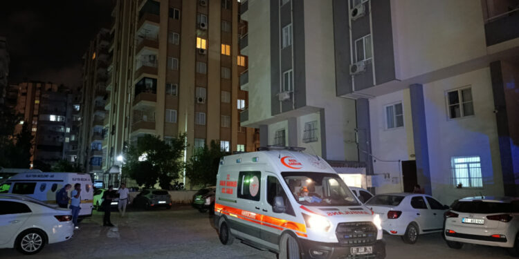 Adana'da Aile Katliamı: Eşini ve Kızını Öldürüp İntihar Etti, Bir Kız Çocuğu Kaçıp Kurtuldu