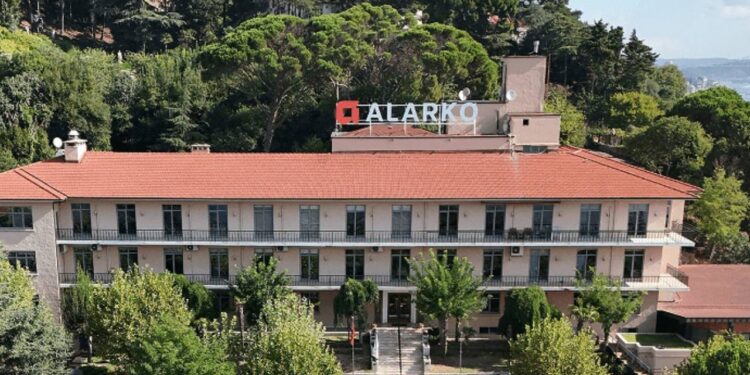 Alarko Holding'den 45 Milyon Dolarlık Rekor! İmzayı Attı