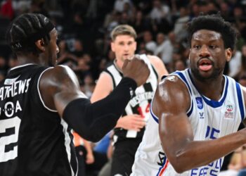 Anadolu Efes'te, Oturu’ya Da Veda