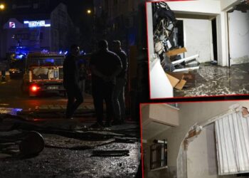 Ankara'da Sel Felaketinde Bir Binanın Duvarı Yıkıldı