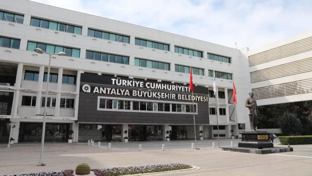 Antalya Büyükşehir Belediyesi'ne Yeni Dalga Operasyon! 3 İsim Daha Gözaltında