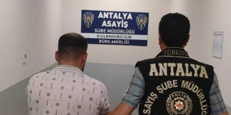 Antalya'da Hırsızlık Planı Yapan Şüpheli Tutuklandı