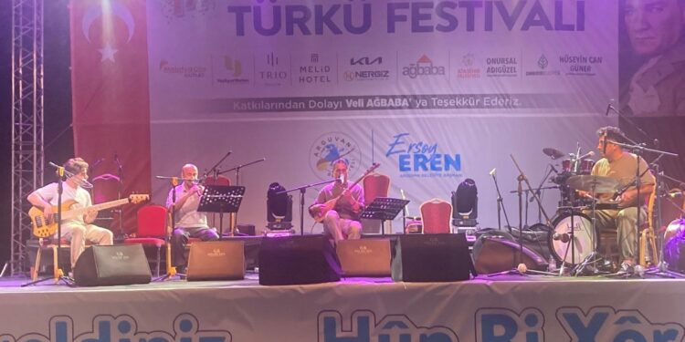 Arxavûn Türkü Festivali sona erdi