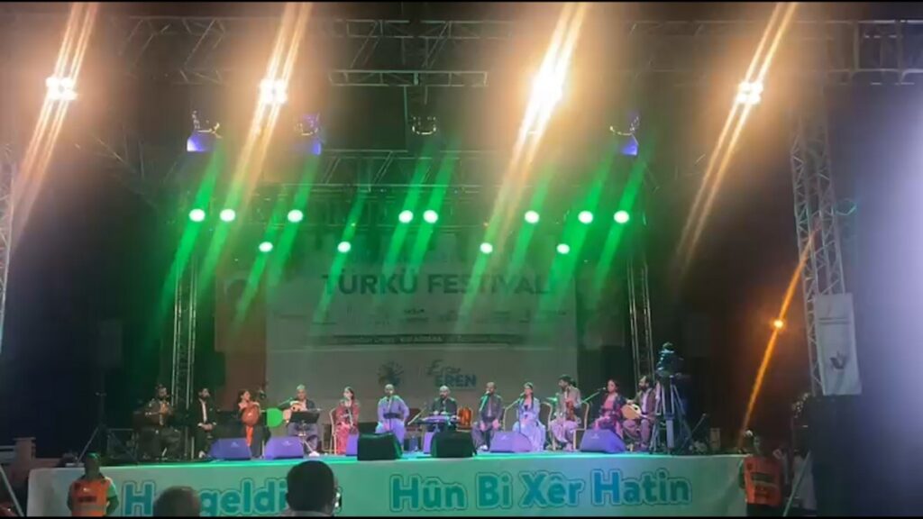 Arxavûn'da türkü festivali