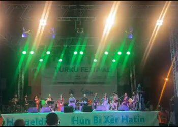 Arxavûn'da türkü festivali