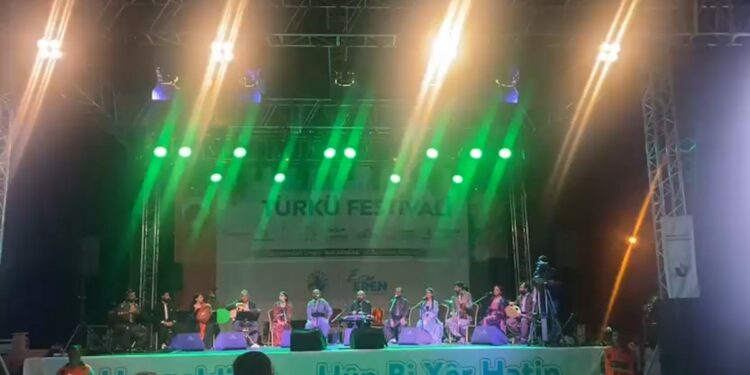 Arxavûn'da türkü festivali