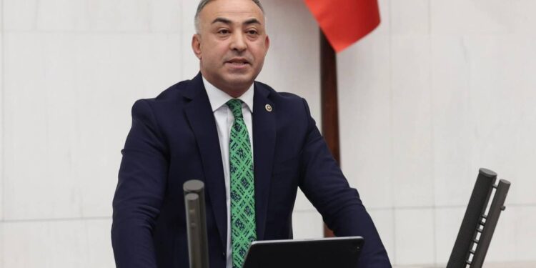 Bakanlıktan Sessiz Tasarruf: Yüzlerce Kişi Bir Mesajla İşsiz Kaldı