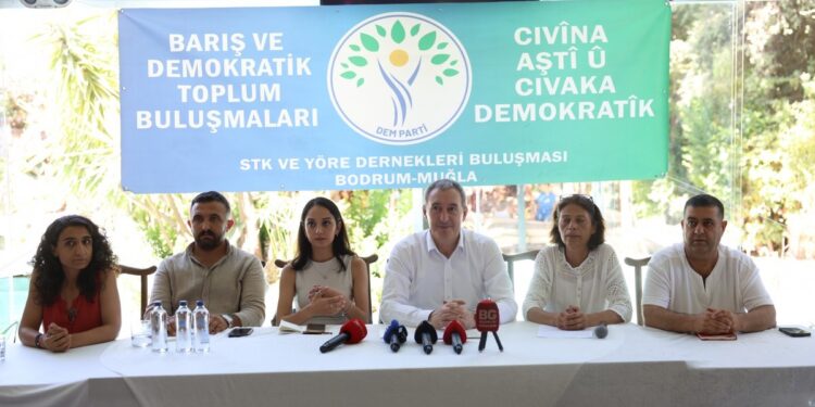 Bakırhan'dan operasyonlara tepki: Antidemokratik uygulamalardan vazgeçin