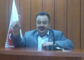 ”Bana ters geliyor” diyerek MHP’den istifa etti