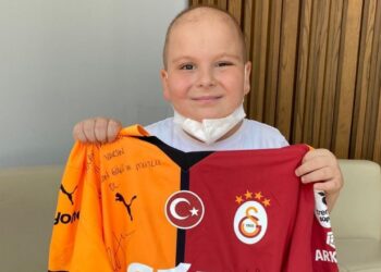 Barış Alper Yılmaz'dan Kanser Hastası Çocuğa Sürpriz