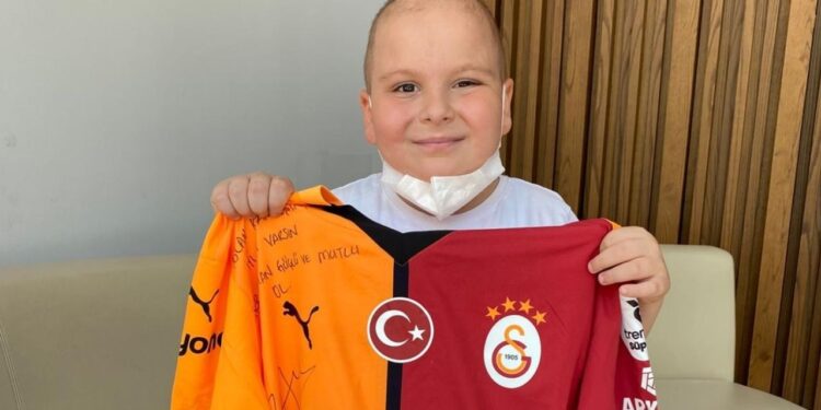 Barış Alper Yılmaz'dan Kanser Hastası Çocuğa Sürpriz