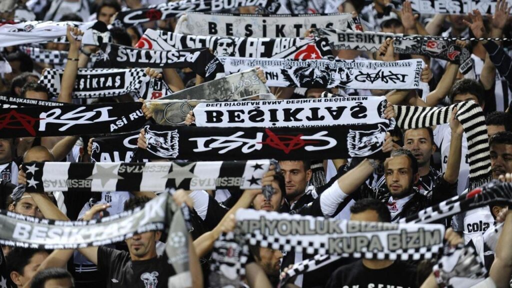 Beşiktaş harekete geçti! Irkçılık Yapan Kongre Üyesi İçin İhraç Talebi