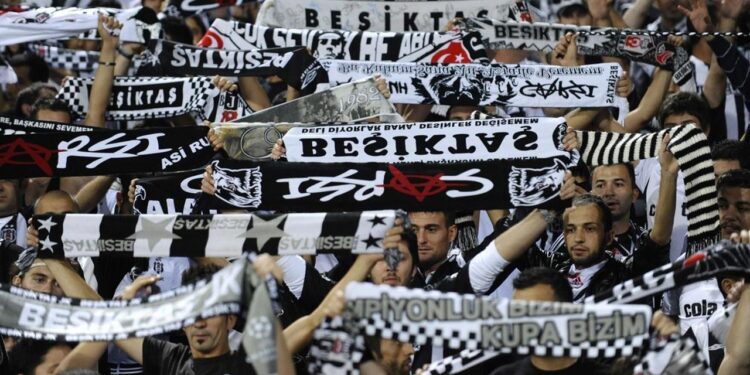 Beşiktaş harekete geçti! Irkçılık Yapan Kongre Üyesi İçin İhraç Talebi