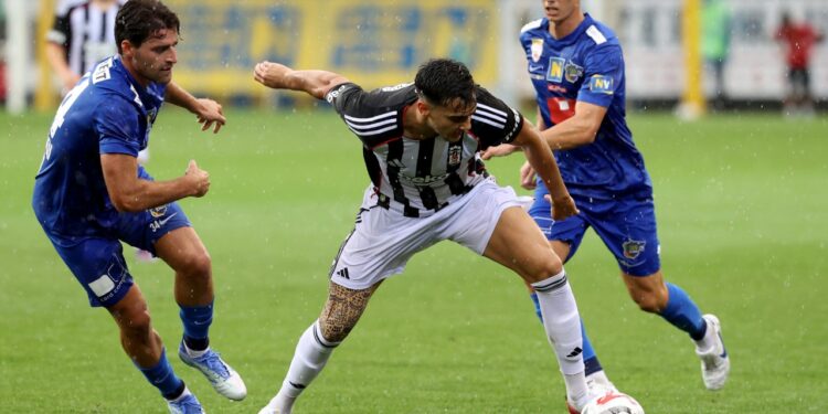 Beşiktaş'tan Yeni Sezonda Galibiyet: St. Pölten'i 2-0 Mağlup Etti