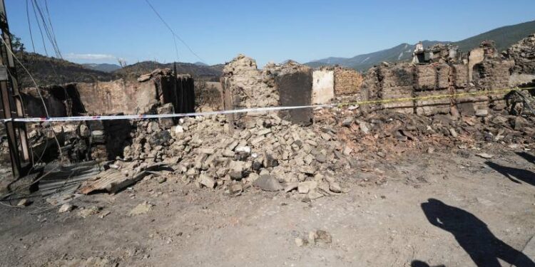 Bilecik'te yangından etkilenen köylere 30 milyon TL acil yardım ödeneği aktarıldı