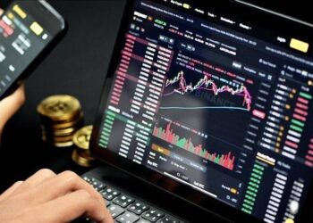 Bitcoin'in tarihi rekorunun ardından altcoinler de atağa geçti