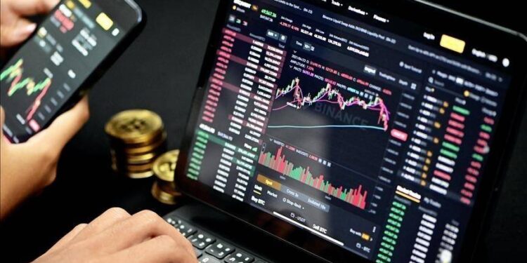 Bitcoin'in tarihi rekorunun ardından altcoinler de atağa geçti