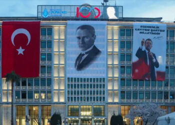 Bloomberg, CHP'li belediye operasyonlarına işaret etti: Türkiye'nin risk algısı yükseldi