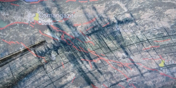 Bursa'da Peş Peşe Deprem! Uzmanlar Uyardı: Tehlike Derinlerde, Marmara'nın Altı Kaynıyor