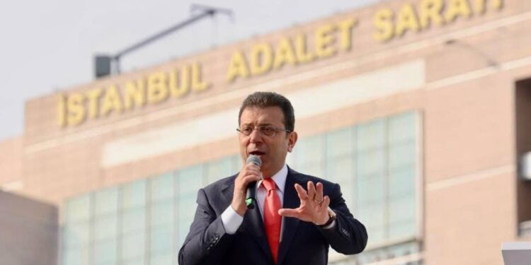 CHP, Meclis komisyonunda İmamoğlu'nun tutuksuz yargılanmasını sağlayacak düzenlemelerin yapılmasını istiyor