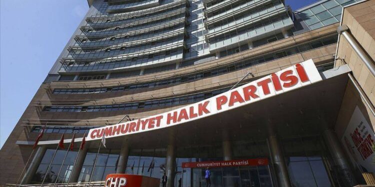 CHP'de kurultay süreci başlatıldı