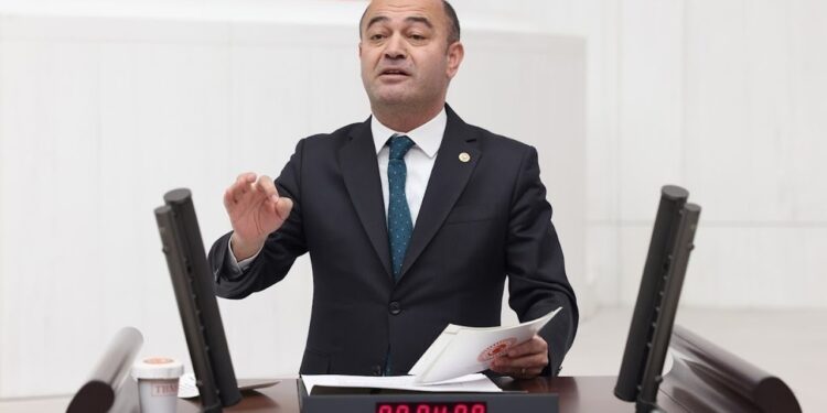 CHP'li Özgür Karabat 'Çok İddialı Bir Şey Söylüyorum' Diyerek Açıkladı! Siyaset Arenası Bunu Konuşacak