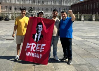 CHP’li Öztürk’ten İtalya’da 'İmamoğlu' Protestosu