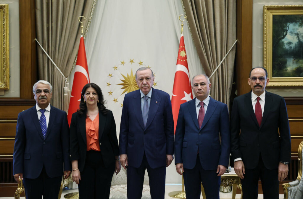 DEM Parti: “İmralı heyetimiz, Cumhurbaşkanı Erdoğan’a sürecin geldiği aşama ve yapılacaklar konusunda görüşlerini aktardı”