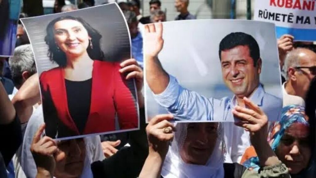 DEM Parti: Mahkeme açıkça suç işliyor