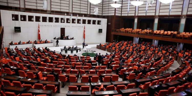 DEM Parti ve CHP'den Kobanê Davası'ndaki tahliye talebinin reddine tepki