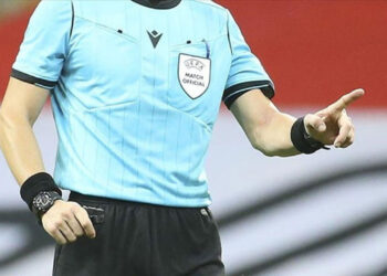 Dev Eşleşmede Hakemler Belli Oldu: Fenerbahçe - Feyenoord Maçlarını Nyberg ve Kovacs Yönetecek