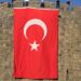 Diyarbakır Surlarına Türk Bayrakları Asıldı