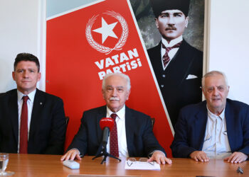 Doğu Perinçek: “Devlet makamlarını etnik ve mezhepsel kimlikle tanımlamaya kalkışmak, devletin ve milletin temeline mayın döşemektir”