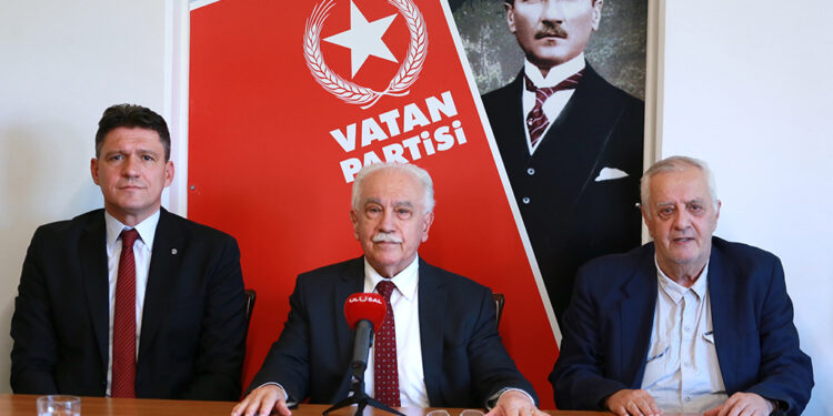 Doğu Perinçek: “Devlet makamlarını etnik ve mezhepsel kimlikle tanımlamaya kalkışmak, devletin ve milletin temeline mayın döşemektir”