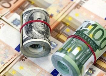 Dolarda sert düşüş, Euro'da yeni rekor