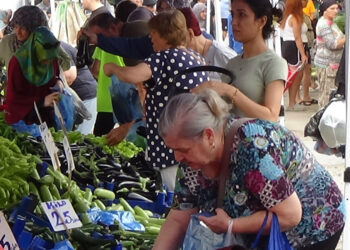 Edirneli pazar esnafı, Bulgar turistlerin alışveriş için gelmemesi nedeniyle dertli: Ricamız, Bulgarlar pazara gelsin