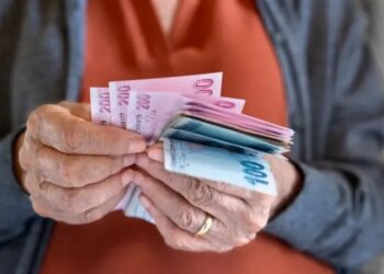 Emekli Olduktan Sonra Çalışanların Maaşları Kesilecek mi? O Tarihten Sonra Sigortası Olanlar Dikkat!