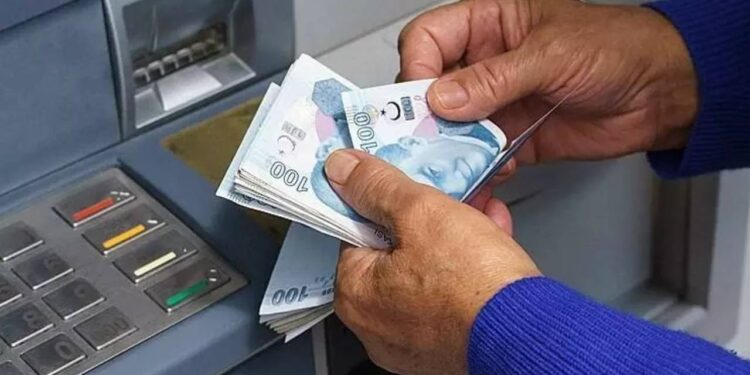 Emekliler Hem Maaş Alıp Hem Çalışabilir mi? İşte Yasal Detaylar...