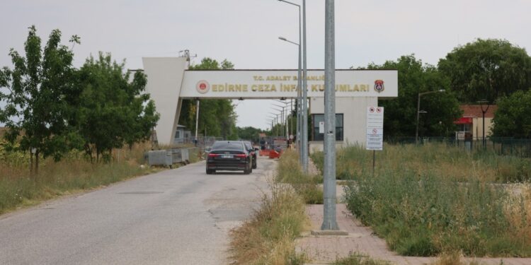 Eş Genel Başkanlar Demirtaş ile görüşmek için Edirne’de