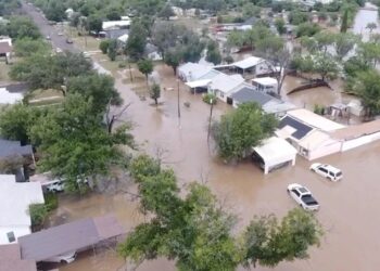 Felaketin Vurduğu ABD Alarmda! 50 Bin Kişi Tehlikede… Ağaçlar Devrildi, Nehir Taştı, Can Kaybı Artıyor