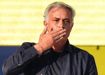 Fenerbahçe'de Mourinho'nun 'Gözbebeği'nde İşlem Tamam: Feyenoord Maçında Sahada Olacak